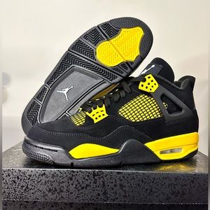 Air Jordan 4 Retro